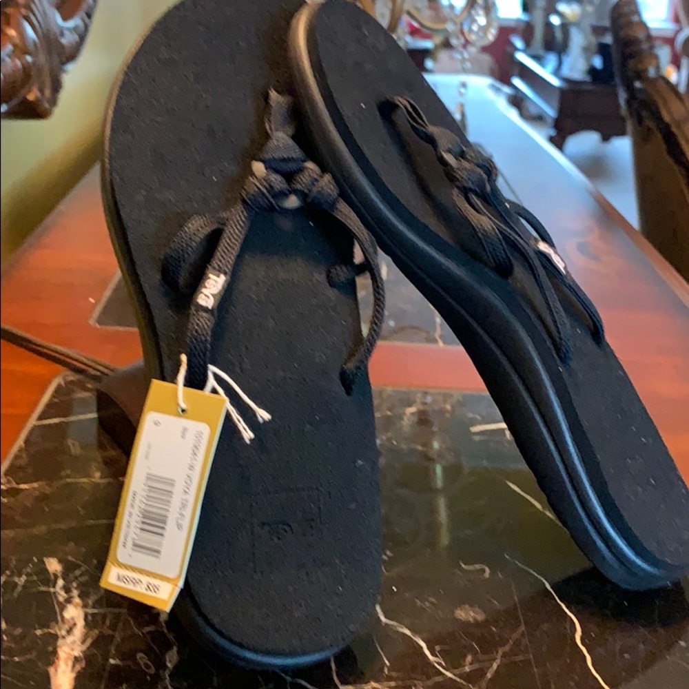 TEVA 9 NEW Black voya tri-flip flop thong sandals